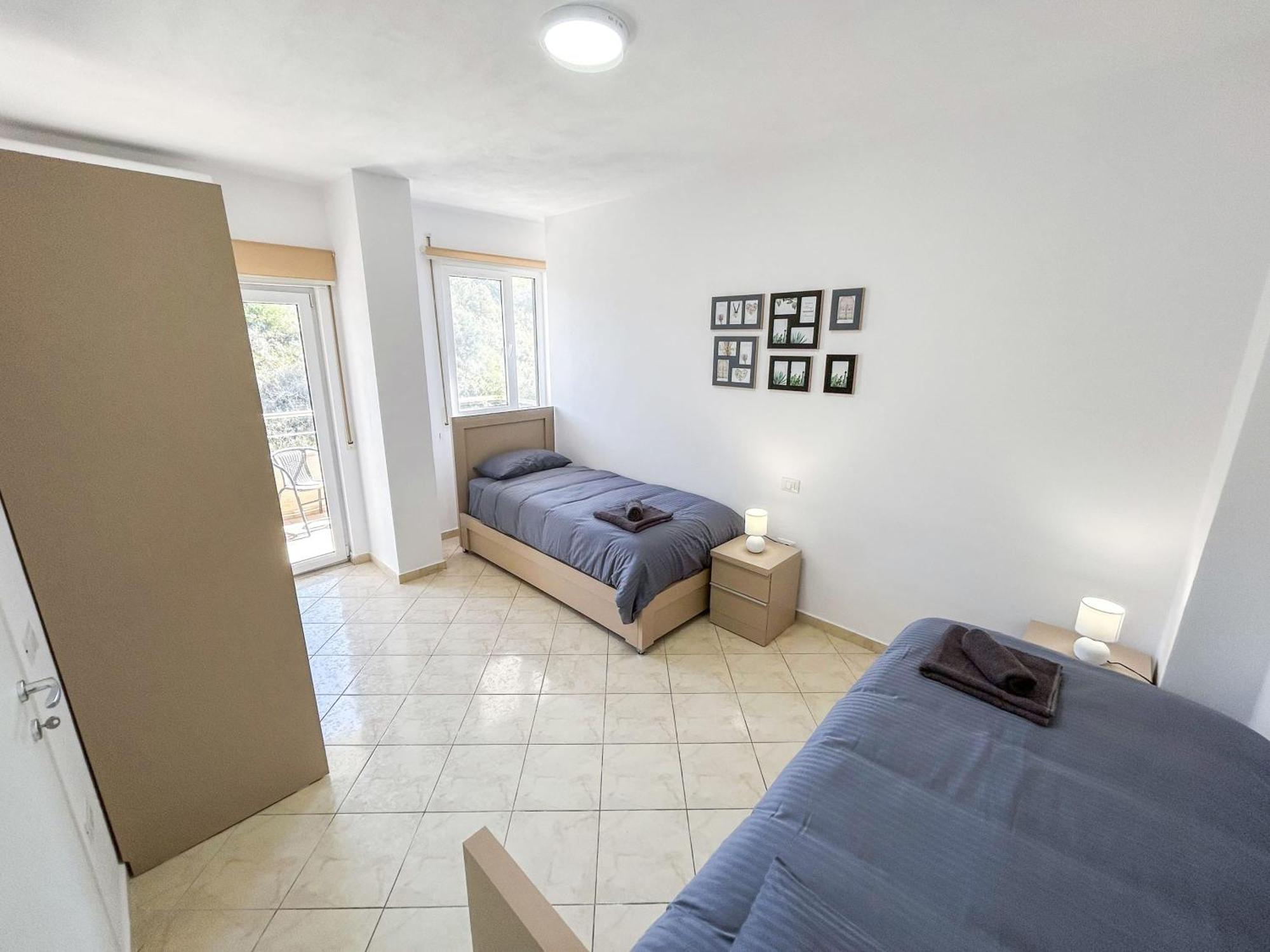 2 Bedrooms 981 Appartamento Durrës